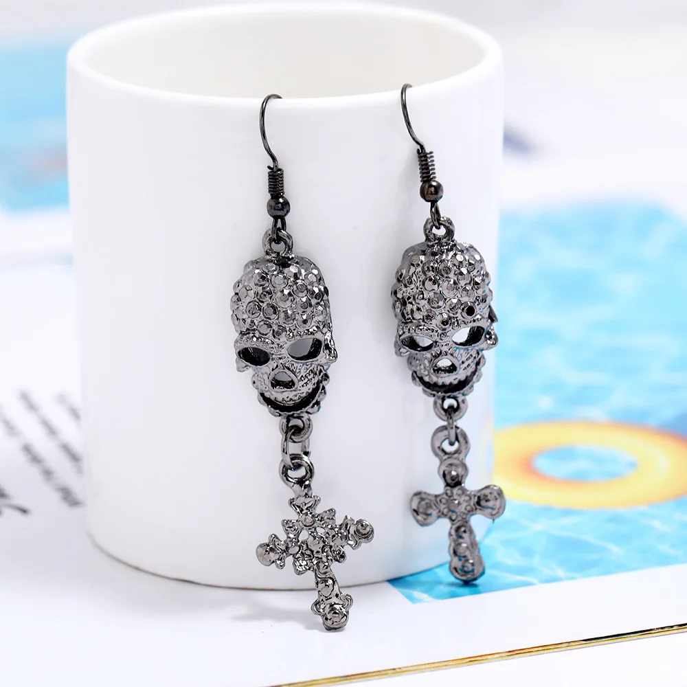 Newly Arrived Jewelry Earrings Silver Gray Color Inlaid Full Zircon Stone Skull Head Mask Earrings UNISEX Rock Hip Hop Earrings