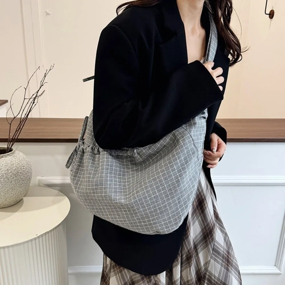 

Daily Use Trendy Cow Horn Bag Pleated Plaid Large Capacity Canvas Bag Lightweight Zipper Closure Crossbody Bag Casual