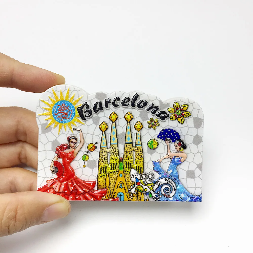 

Spanish Sagrada Familia 3D refrigerator sticker, powerful magnet, display landmark, office, home kitchen decoration gift