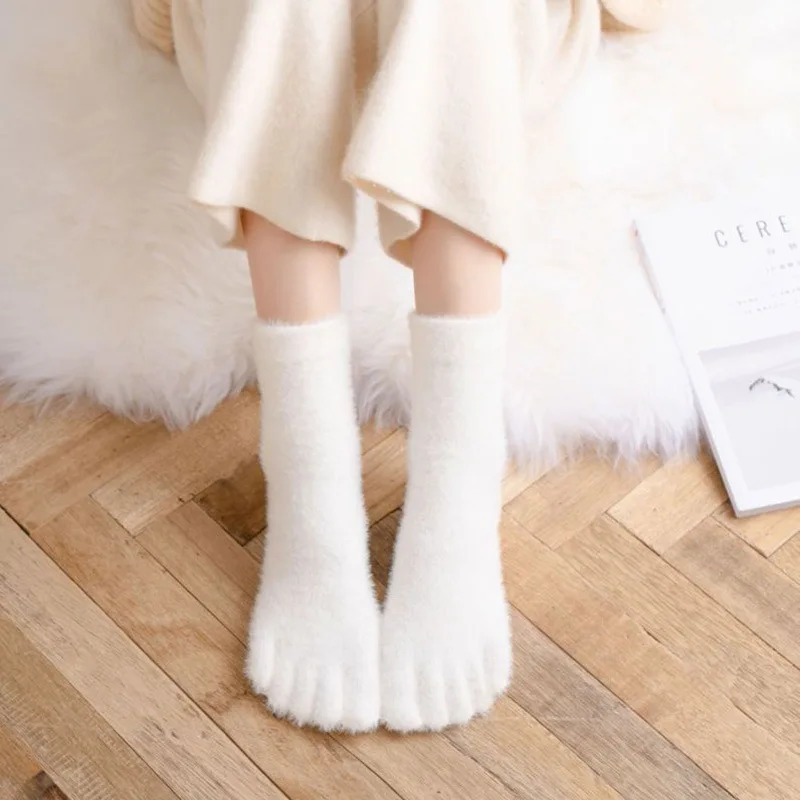 3 Pairs Women's Plush Velvet Winter Socks with Fingers Mid-Tube Thickened Soft Comfortable Solid Color Sleep & Floor Socks Toes