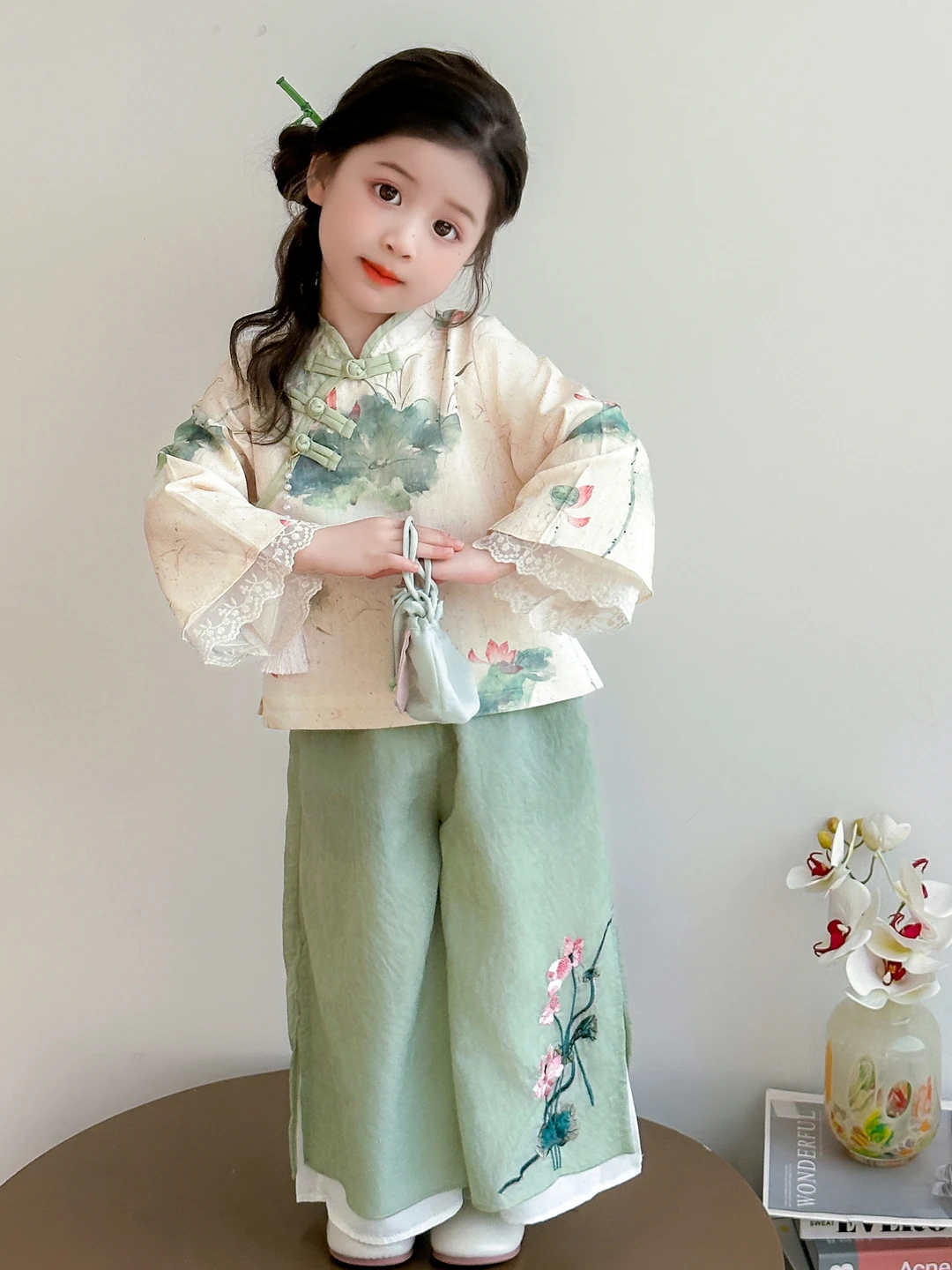 

Girls' Hanfu Set Autumn 2025 New Arrival Water-Mark Printing Embroidered Top Wide Leg Pants Lotus Design Traditional Chinese ...