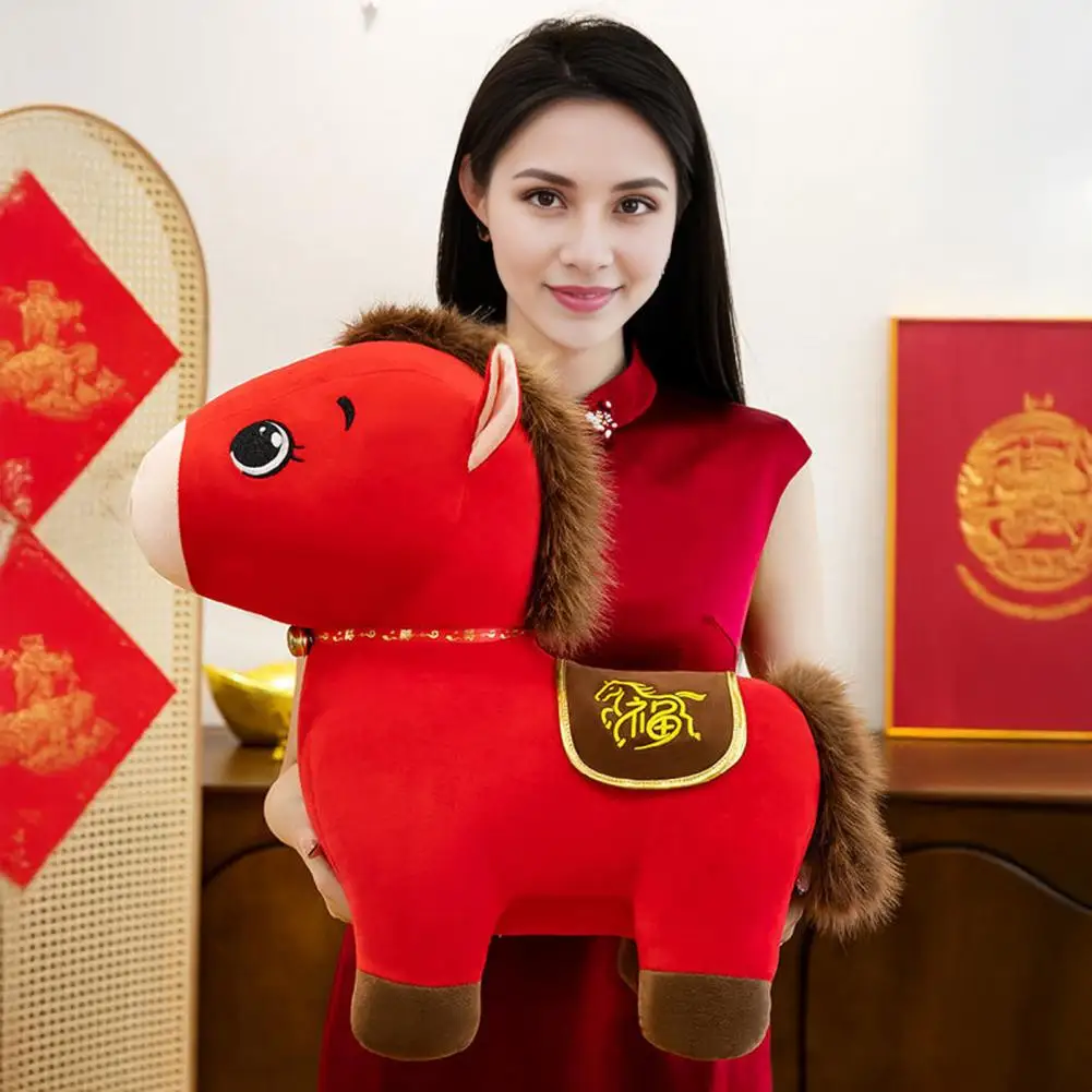 دمية الحصان ألعاب من نسيج مخملي 2026 سنة من دمية الحظ المحشوة مع زخرفة السنة الجديدة غامضة لسرير المكتب ديكور السيارة سعيد