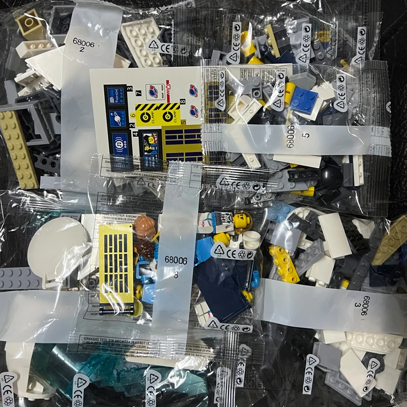 514pcs City Series Lunar Space Station Building Blocks Rocket Launch Centre Space Capsule Astronaut Bricks Toys For Boys Gifts