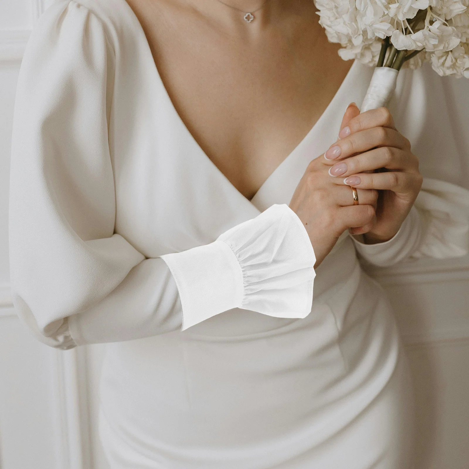 

1Pair Lace Wrist Cuffs Ruffle Sleeve Decor Detachable Fake Sleeves Elegant Costume Accessories for Women Weddings Cosplay