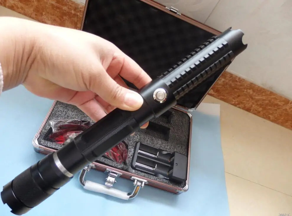 

НОВЫЕ лазерные указатели 450 нм 445 нм, синие, 500000 м, с регулируемой фокусировкой, для охоты, игрушки для кошек, лазерный фонарь, без батареек