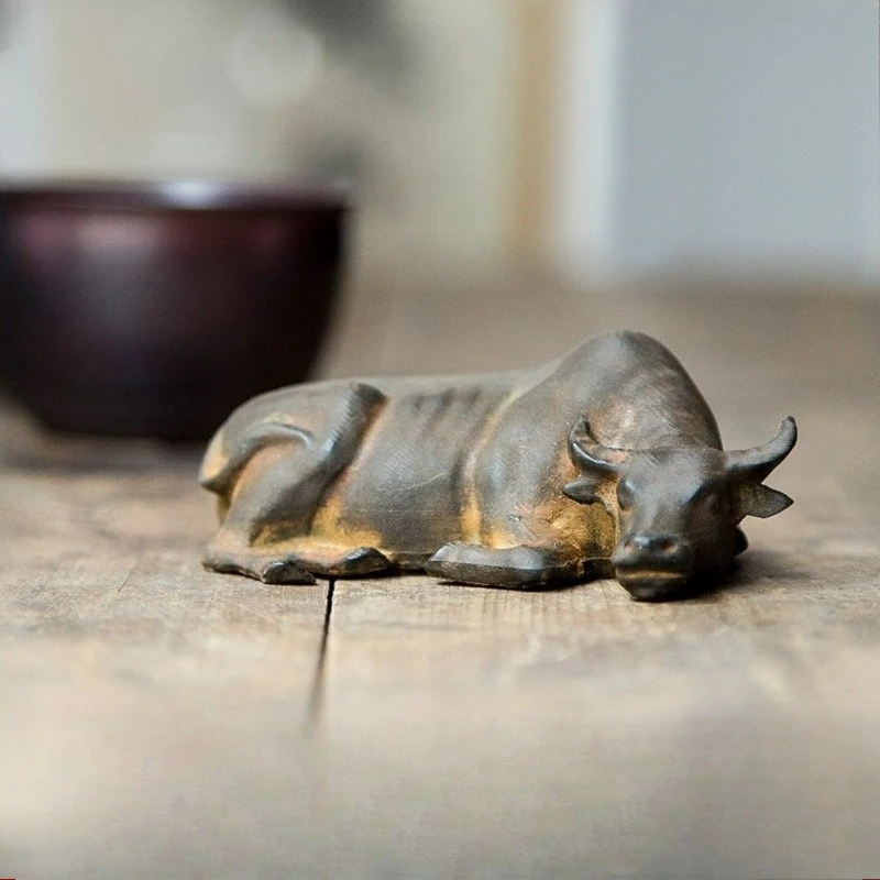 1 PC Resin Vintage Buffalo Mini Ornament Paperweight Handmade Craft Decor For Home Table Living Room Office Desk Unique Present