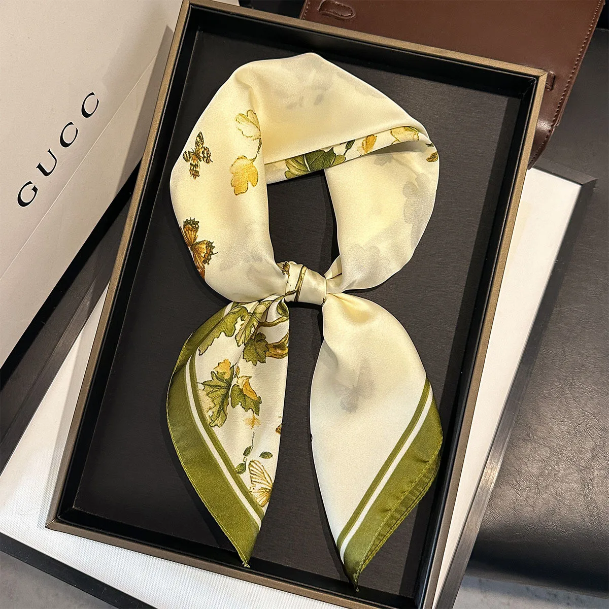 70*70 سنتيمتر الأزهار طباعة وشاح مصمم النساء الأوشحة الحريرية باندانا الحجاب منديل شال منديل رباط شعر Foulard سيدة فاخرة