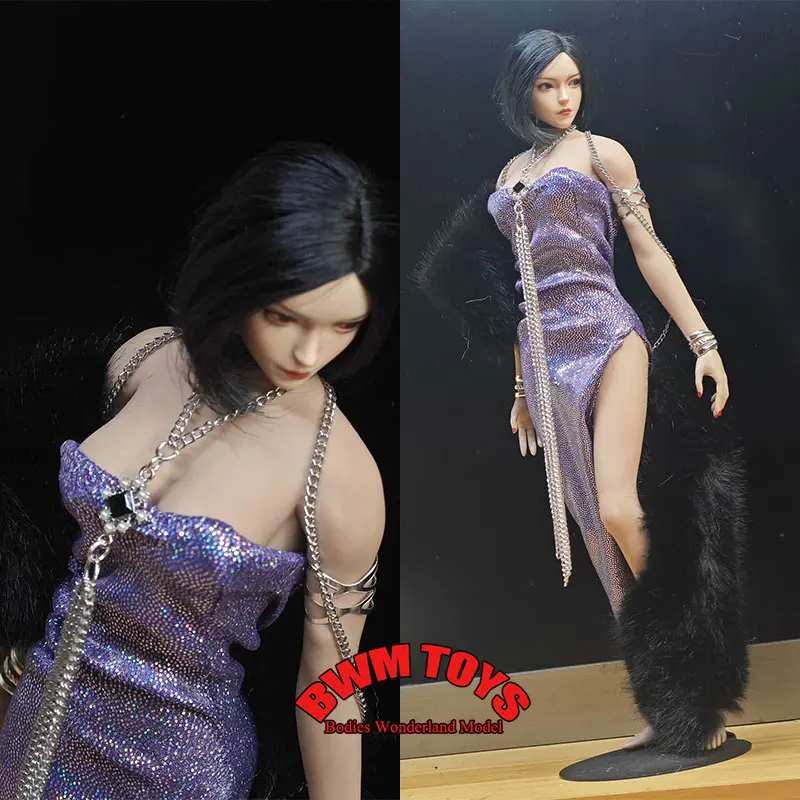 

В наличии: Модель одежды для 12-дюймовой фигурки солдата в масштабе 1/6 — фиолетовое платье с разрезом и цепочкой на шее.