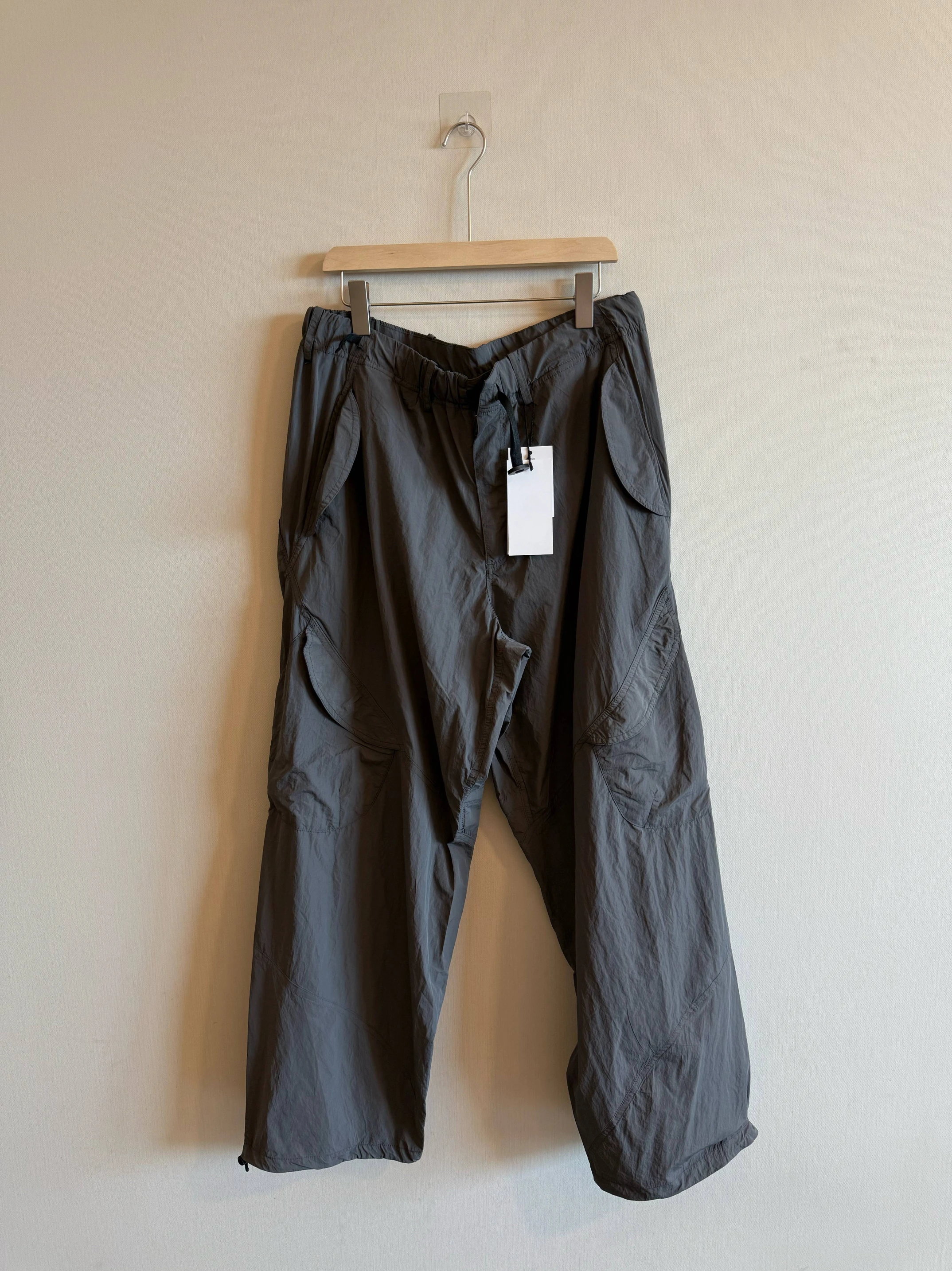 Japanese outdoor quick-drying scimitar three-dimensional cutting casual loose paratrooper pants GDW