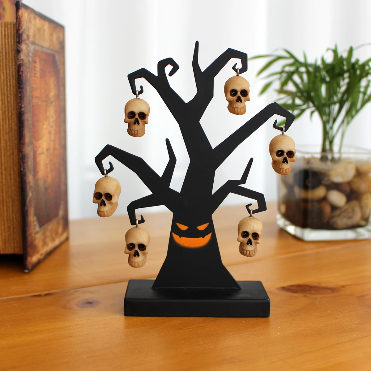 Halloween iron skeleton tree ornament, a home table decoration, suitable as a gift for decorating a family Halloween party.