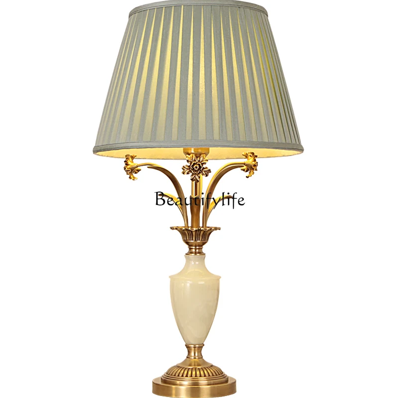 

High-end all-copper living room European-style home master bedroom bedside American retro atmospheric decoration