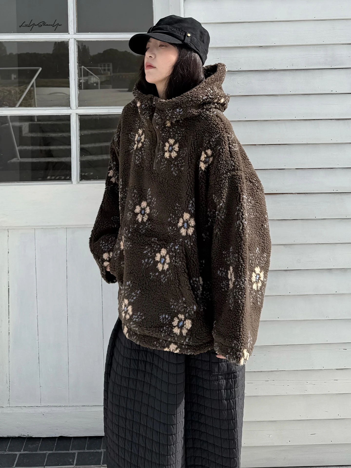 

Зимнее хлопковое пальто с капюшоном из овечьей шерсти и цветочным узором для женщин, утепленное, для зоны гор и островов