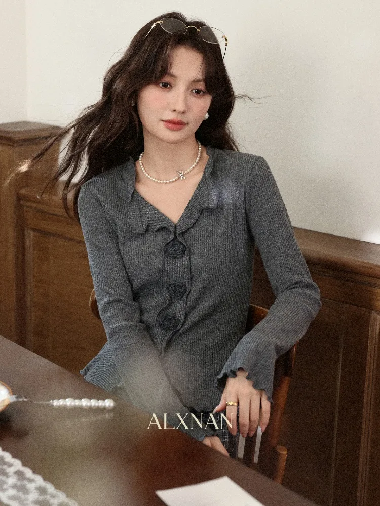 

ALXNAN Gray Long Sleeve Pullover 2025 Fall V-neck Ruffled 3D Floral Flared Sleeve Sweater Women Slim-fit Knit T-shirts L58936