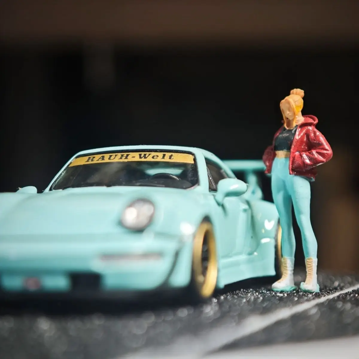 1/64 تمثال صغير يمكنك صنعه بنفسك سترة راتينج مرسومة يدويًا نموذج فتاة مشهد السيارة ديوراما