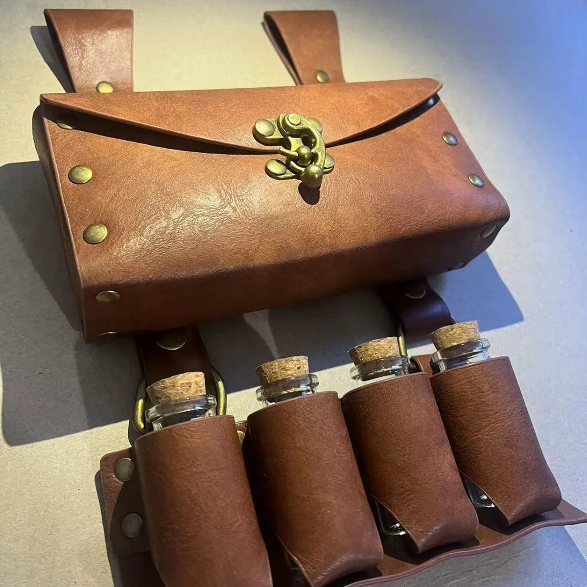 Botella de poción mágica oscura de bruja de mago, soporte de Vial de vidrio, funda de cinturón de cuero pirata, disfraz de alquimista, accesorio Medieval