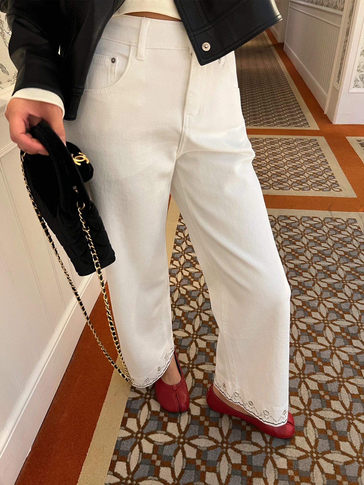 

Стильные белые джинсы с высокой талией, прямые, из хлопка, с вышивкой, женские, премиум-качество, осенняя коллекция