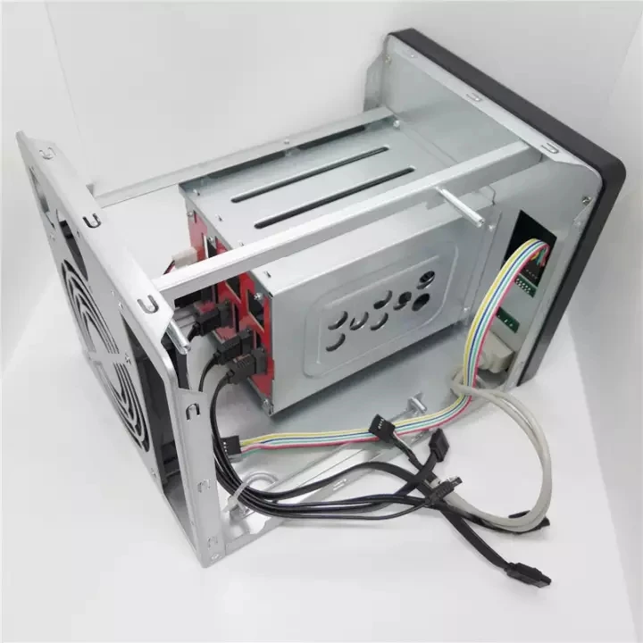 Obudowa NAS z 4 dyskami Możliwość wymiany podczas pracy Domowe miejsce do przechowywania Prywatny serwer w chmurze 4 Pusta obudowa NAS