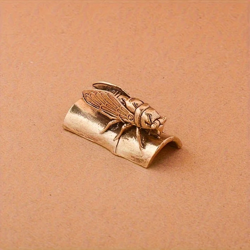 1/2 Piece Brass Cicada Statues - Perfect for Home, Office and Holiday Decorations