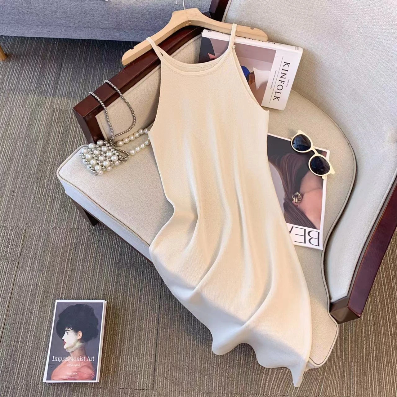 Robe longue à bretelles brillantes pour femmes, taille élastique, tambour mince, solide, document, licou, mode, nouveau, été, 2024