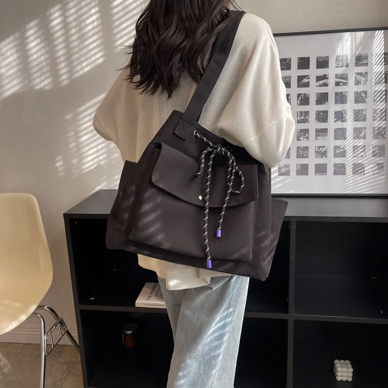 

Женская сумка через плечо большой вместимости, модная и универсальная сумка-кроссбоди в стиле Ins, повседневная и простая сумка для поездок на работу с завязками.