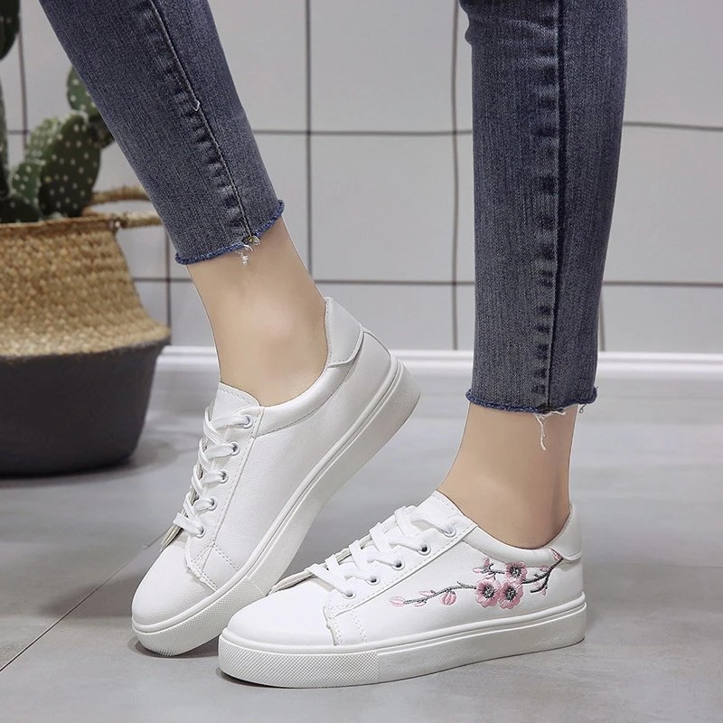 Shoes Women Running Spring Autumn Fashion White Breathable Embroidered Flower Lace-Up Casual Comfort Sneakers Zapatos De Mujer