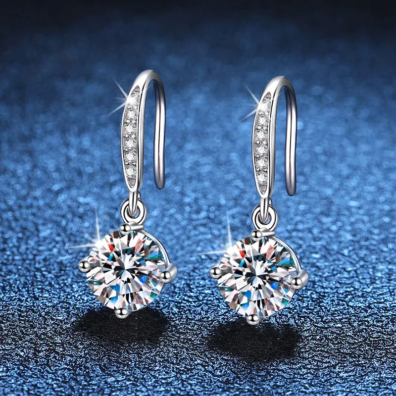 

18K platinum diamond earrings 50 points D color moissanite simple classic four prongs plated PT950 platinum ear hook earrings