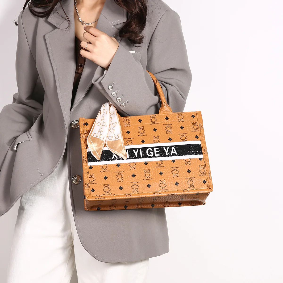 

2025 Light Luxury Textured Tote Bag - Women's Large-Capacity Commuter Crossbody Shoulder Bag with Personalized Print