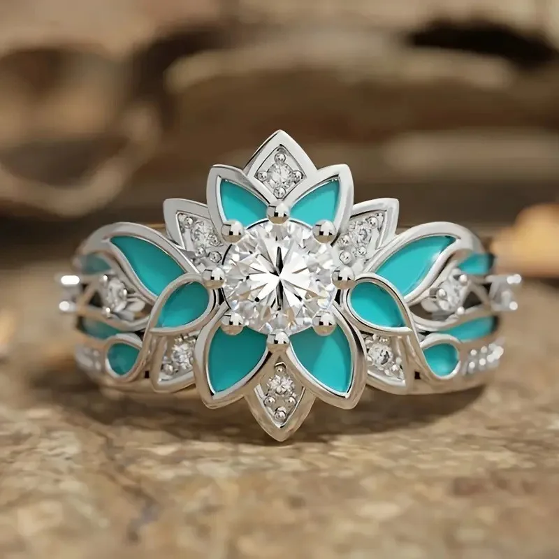 European and American new fashion retro flower shape personalized light luxury women's ring