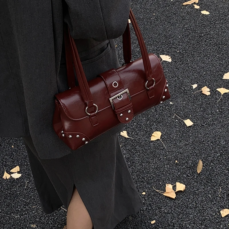 المرأة بولي Leather حقيبة كتف جلدية 2025 الشتاء الرجعية حقيبة تحت الإبط الفاخرة مصمم الاتجاه الإناث حقائب اليد والمحافظ الصغيرة