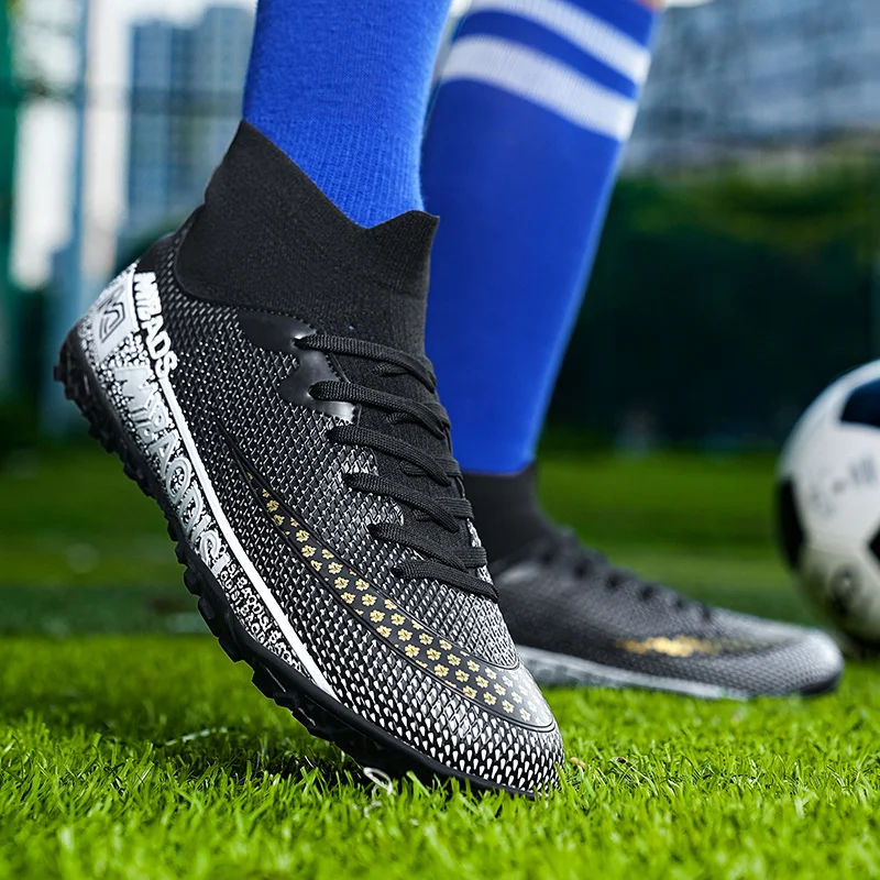 

Non-Slip Men Football Shoes Indoor Fast Football Field Boots Comfortable High Quality Soccer Shoes Professional Sneaker Match
