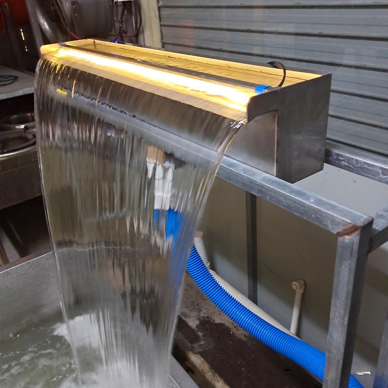 

Stainless steel waterfall water curtain wall,courtyard rockery flowing water landscape waterfall,waterfall fountain with light