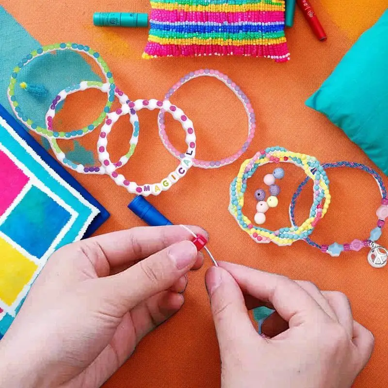 Kit de fabricación de joyas para niñas de 4 a 6 años, Kit de fabricación de joyas divertido, manualidades para niños, artes y manualidades para niños pequeños, Kit de fabricación de pulseras con dijes para niñas