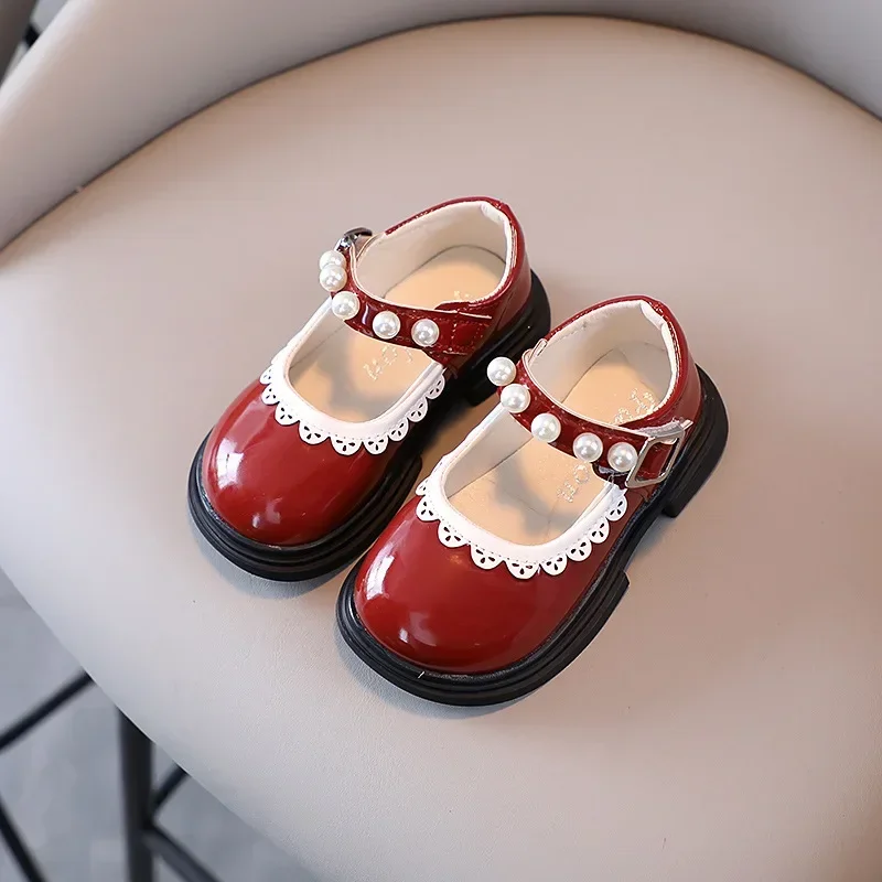 

Cute Girl Princess Shoes Patent Leather Pearl Lace Decoration Round Toe Soft Sole Thick Flat Kids Outdoor Formal Dress Shoes