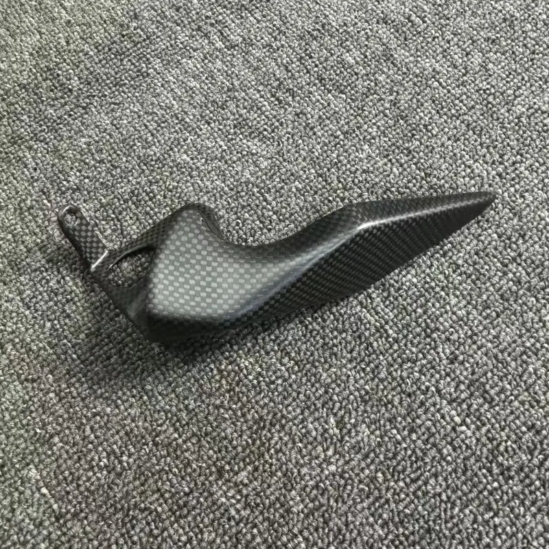 

Carbon Fiber Lower Chain Guard Fairing Kit For DUCATI Panigale V4 S R Streetfighter V4S Motorcycle Protection Cover
