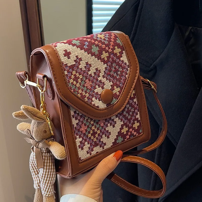 Bolso cuadrado pequeño de un solo hombro para teléfono móvil, bolsa de monedas multifuncional de estilo étnico, accesorios de conejo, a la moda, nuevo