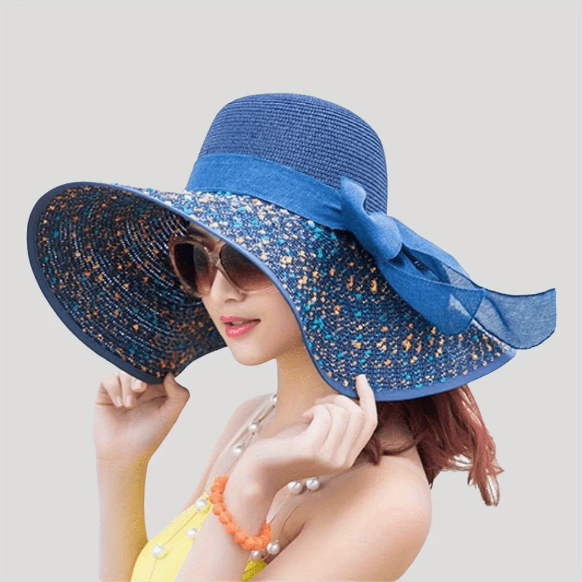 

Women's Wide Brim Straw Boater Hat Foldable Beach Sun Hat with Chin Tie Korean Fashion Summer Cap for Resort Wear