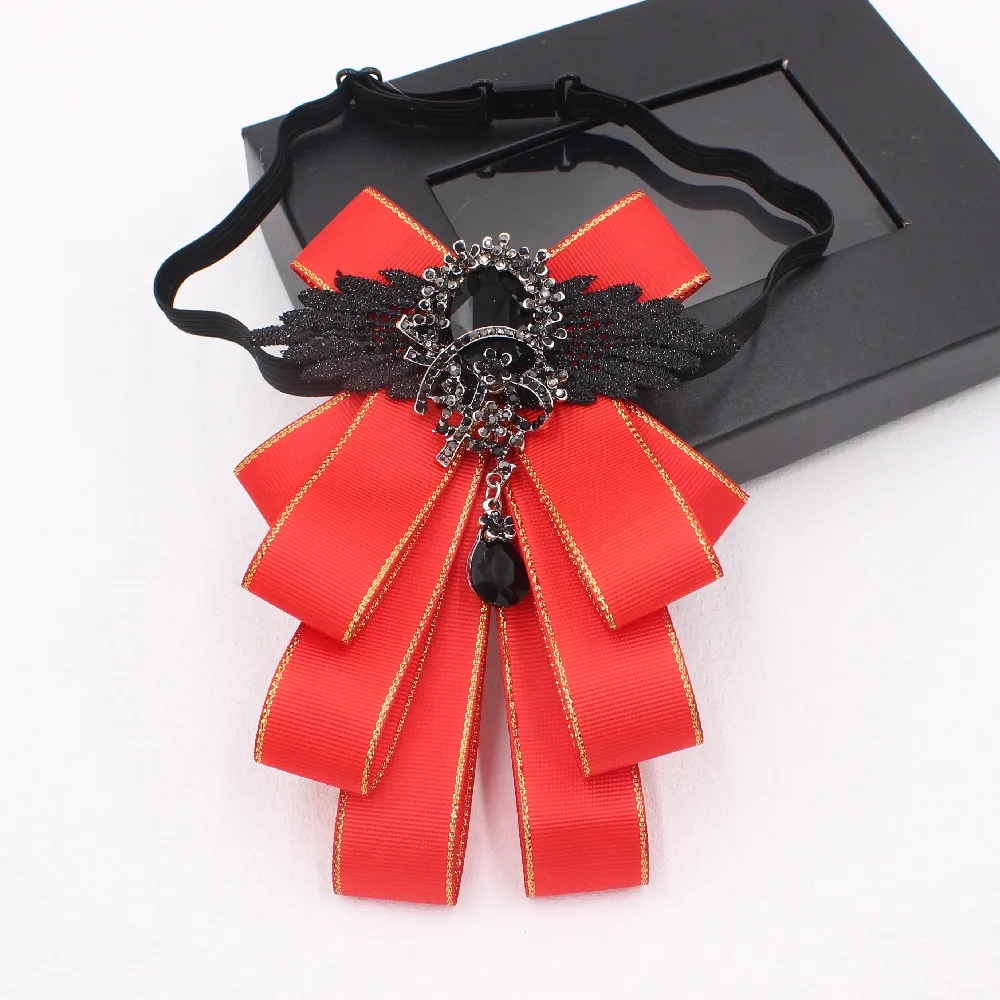 Papillon vintage con nastro verde per donna Spilla con risvolto gotico con pizzo e ciondolo in cristallo Cravatta elegante per abito a camicia TS239