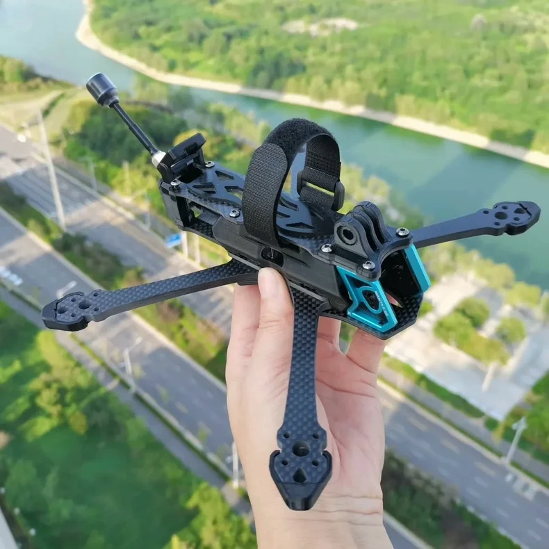 

Manta5SE Enhanced 5 Inch Frame Toray T800 Carbon Plate Stiffened Structure Stable Flight Professional FPV Carbon Component Parts