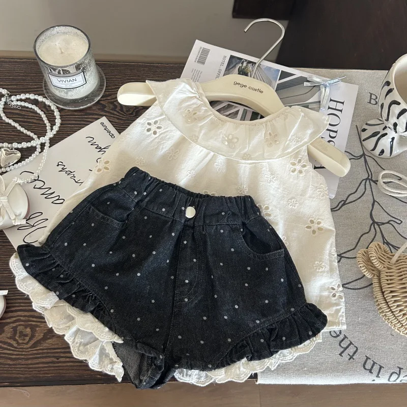 

Korean Children's Clothing 2025 New Summer Girls Sleeveless Hollow Vest Children's Polka Dot Denim Shorts Two-piece Set