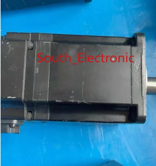 SGMAS-04A2A21  servo motor ,  In good working condition, free shipping  a