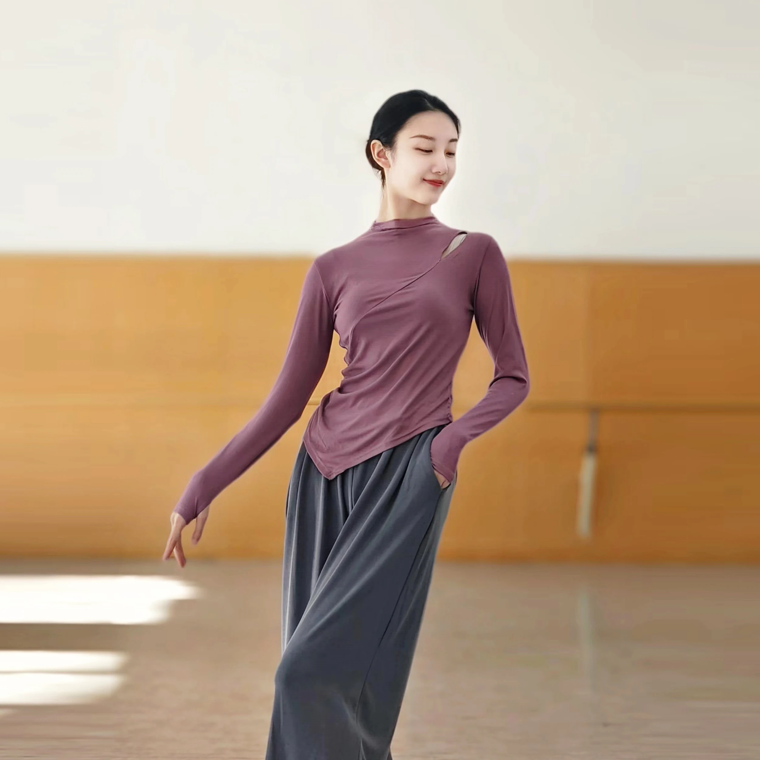 

Dance clothes Spring and summer new modern dance tops Women's adult classical dance practice body clothes Art test clothes