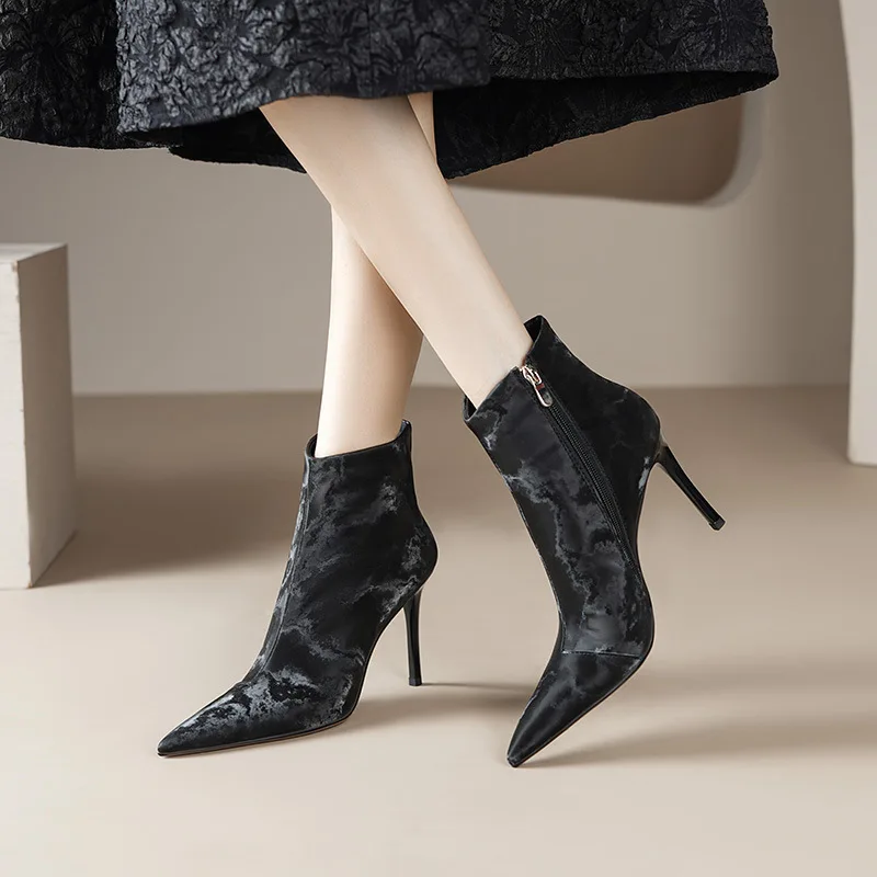 2023 New Thin Heel High Heels Women's Blue Short Boots Pointed Fashion Plush Women's Boots Black Fashion Commuter Single Boots