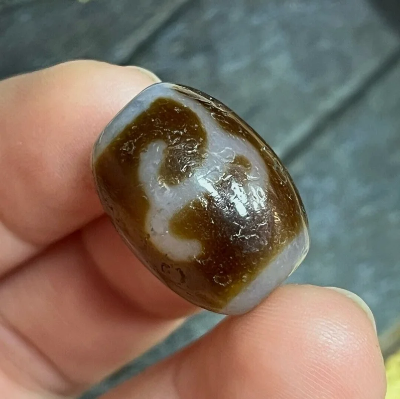 Rare Tibetan Old Oily Agate dZi *Ruyi* Daluo Bead Pendant 19mm Z1127