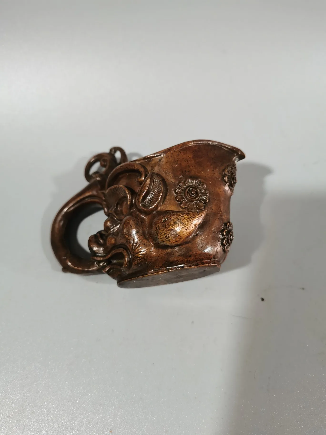 Retro wine glass embossed goblet antique Chinese ancient wine set gift retro copper wine glass decoration