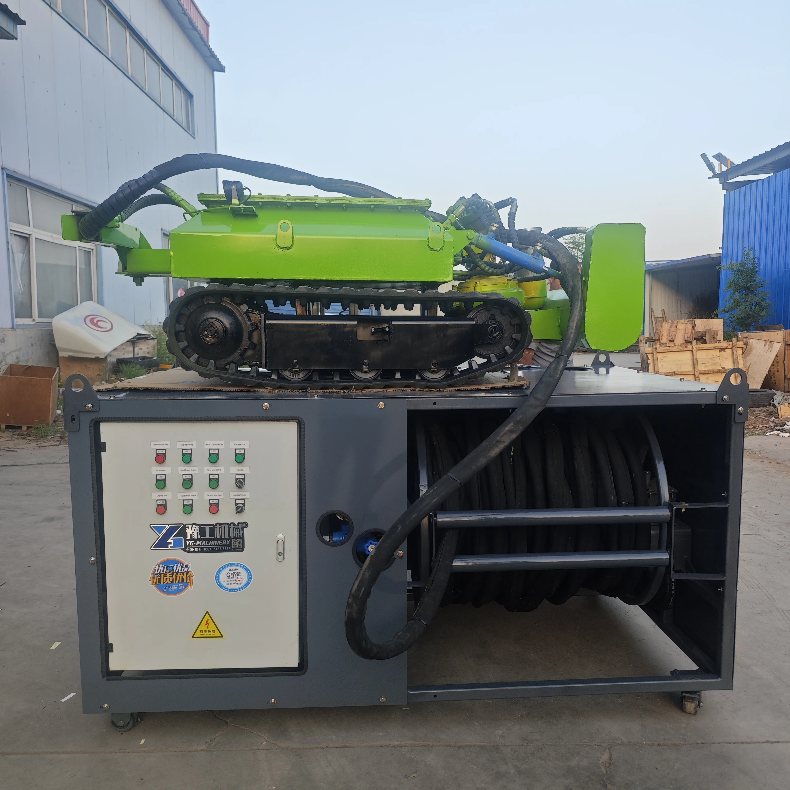 Heavy Duty Dredging Robot Widely Application Tracked Sludge Dredging Cleaning Robot Machine for River Channel Mud Extraction