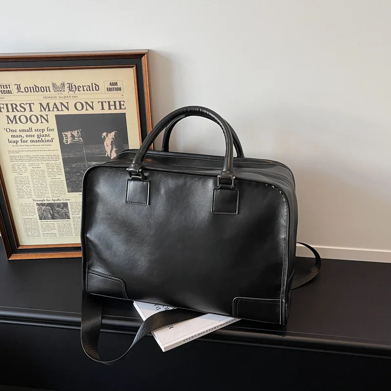 Vintage Leather‑Look Weekender Bag Portable Hand Carry Luggage Detachable Crossbody Strap Large Storage Overnight Travel Tote