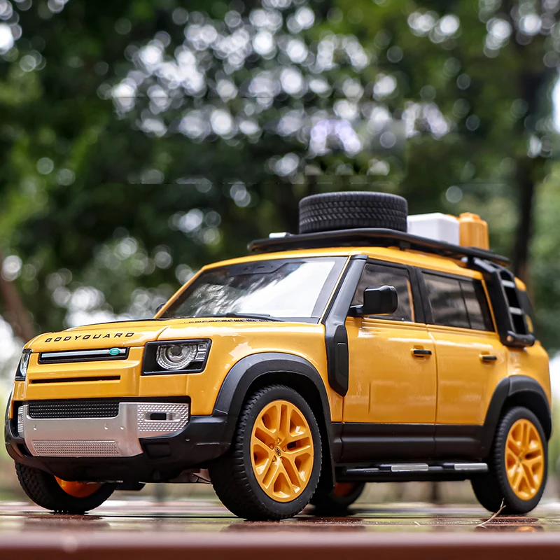 

1:18 Land Rover Defender Off Road SUV Alloy Diecast Pull Back Model Car Sound and Light Voiture Collection Toys Children Gifts