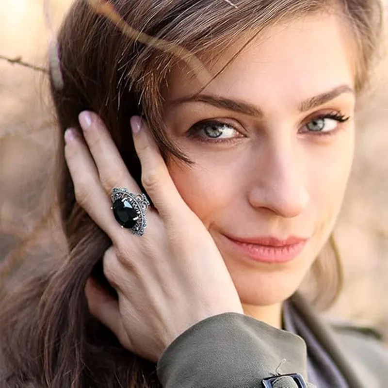 Ajojewel Shining Big Oval Red/Black Crystal Rings For Women Black CZ Flower Beautiful Vintage Jewelry