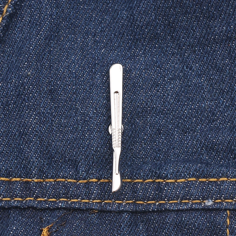 Tiny Silver Color Scalpel Brooch Surgical Knife Lapel Pins Medical Anatomical Tools Jewelry Gifts For Doctors Physician