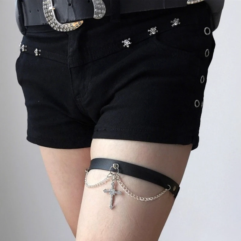 القوطية الشرير الساق الفرقة الأسود الجلود الأربطة الفضة عبر سلسلة حجر الراين قابل للتعديل الساق الدائري للنساء الرجال تأثيري ارتداء اليومي